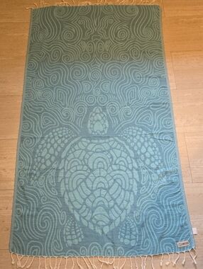 Sand Cloud 100% Turkish Organic Cotton Sea Turtle Swirl Fringed Edge Towel